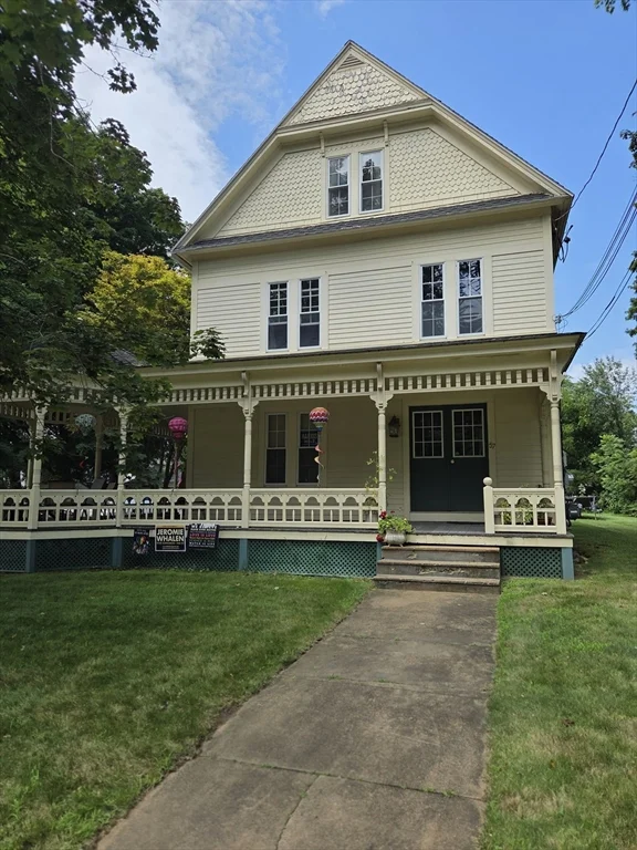 1 bed, 1 bath apartment for rent at 57 Central St Unit 3, West Brookfield — photo 1 of 7