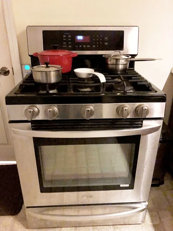 2 bed, 1 bath apartment for rent at 57 Charlemont St Unit Single Fam, Newton Highlands — photo 7 of 10