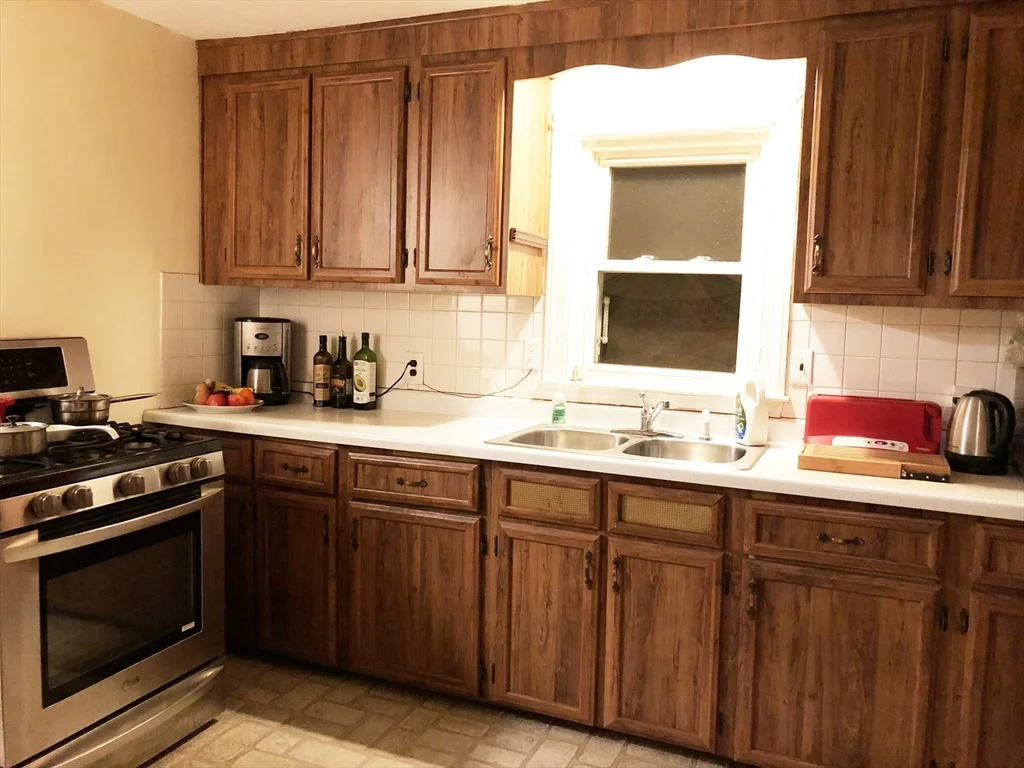 2 bed, 1 bath apartment for rent at 57 Charlemont St Unit Single Fam, Newton Highlands — photo 8 of 10