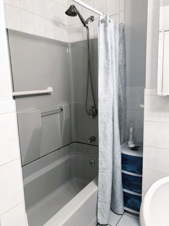 2 bed, 1 bath apartment for rent at 57 Charlemont St Unit Single Fam, Newton Highlands — photo 5 of 10