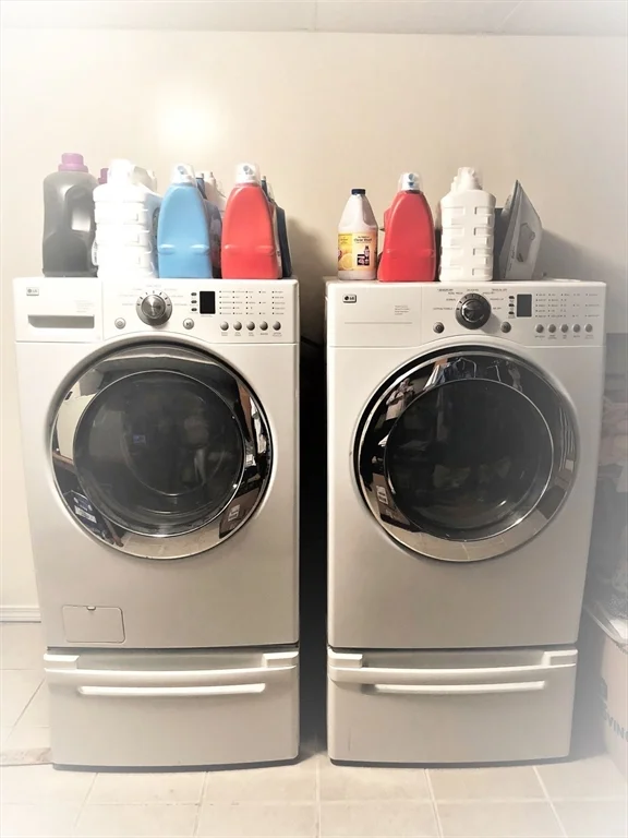 2 bed, 1 bath apartment for rent at 57 Charlemont St Unit Single Fam, Newton Highlands — photo 9 of 10