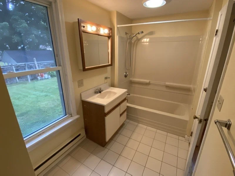 1 bed, 1 bath apartment for rent at 57 Chestnut St Unit 1R, Northampton — photo 11 of 12