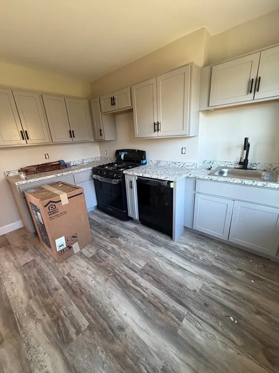 4 bed, 1 bath apartment for rent at 57 Colfax St Unit 57, Fall River — photo 2 of 7