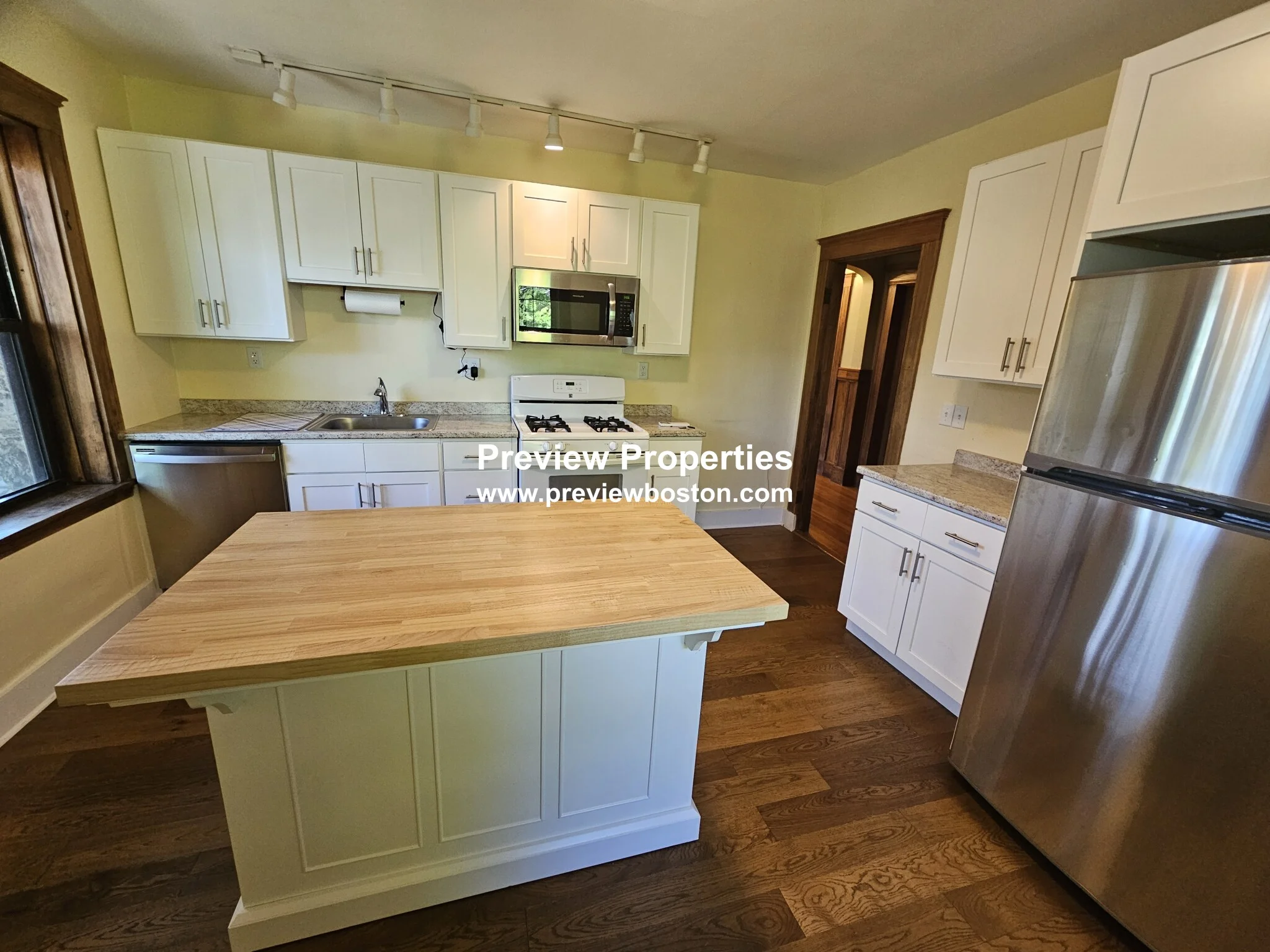 2 bed, 1 bath apartment for rent at 57 Cummings Rd Unit 2, Brighton — photo 2 of 16