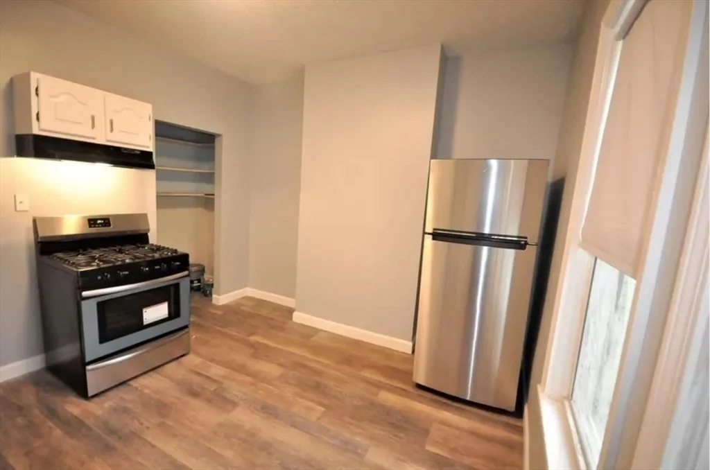 2 bed, 1 bath apartment for rent at 57 Cushing Unit 3, Dorchester — photo 2 of 7