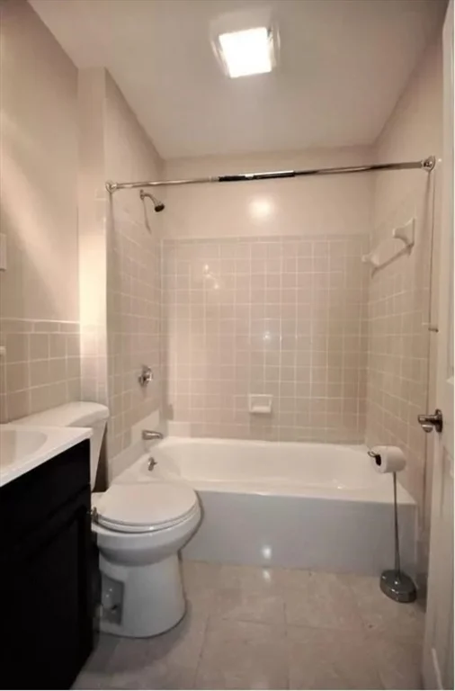 2 bed, 1 bath apartment for rent at 57 Cushing Unit 3, Dorchester — photo 6 of 7