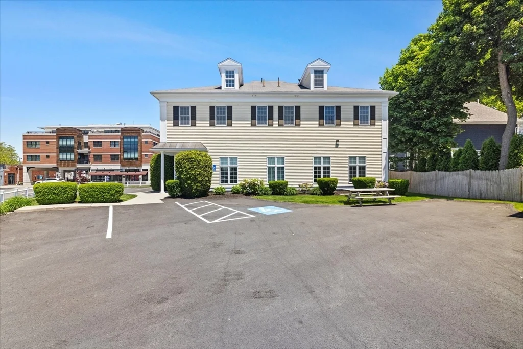 3 bed, 2 bath apartment for rent at 57 Dedham Ave Unit 201, Needham — photo 26 of 29