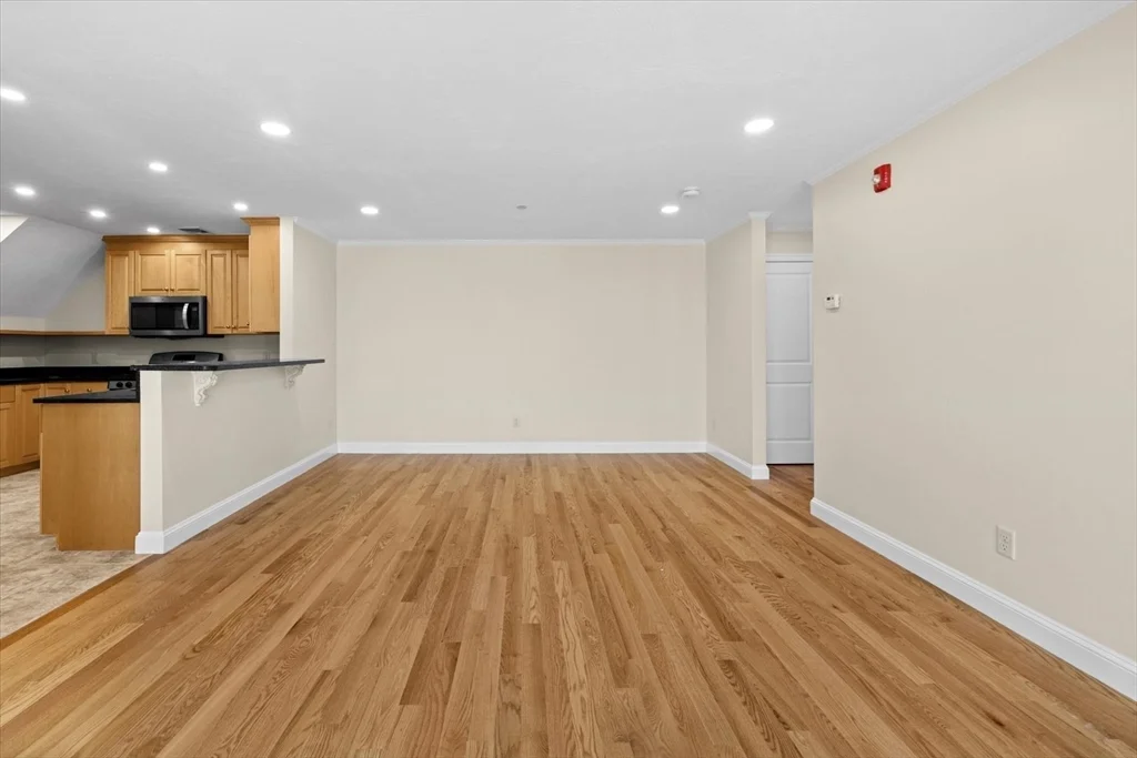 3 bed, 2 bath apartment for rent at 57 Dedham Ave Unit 201, Needham — photo 11 of 29