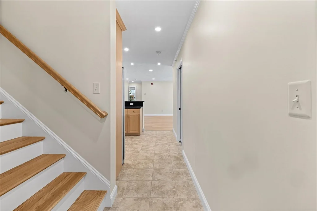 3 bed, 2 bath apartment for rent at 57 Dedham Ave Unit 201, Needham — photo 3 of 29