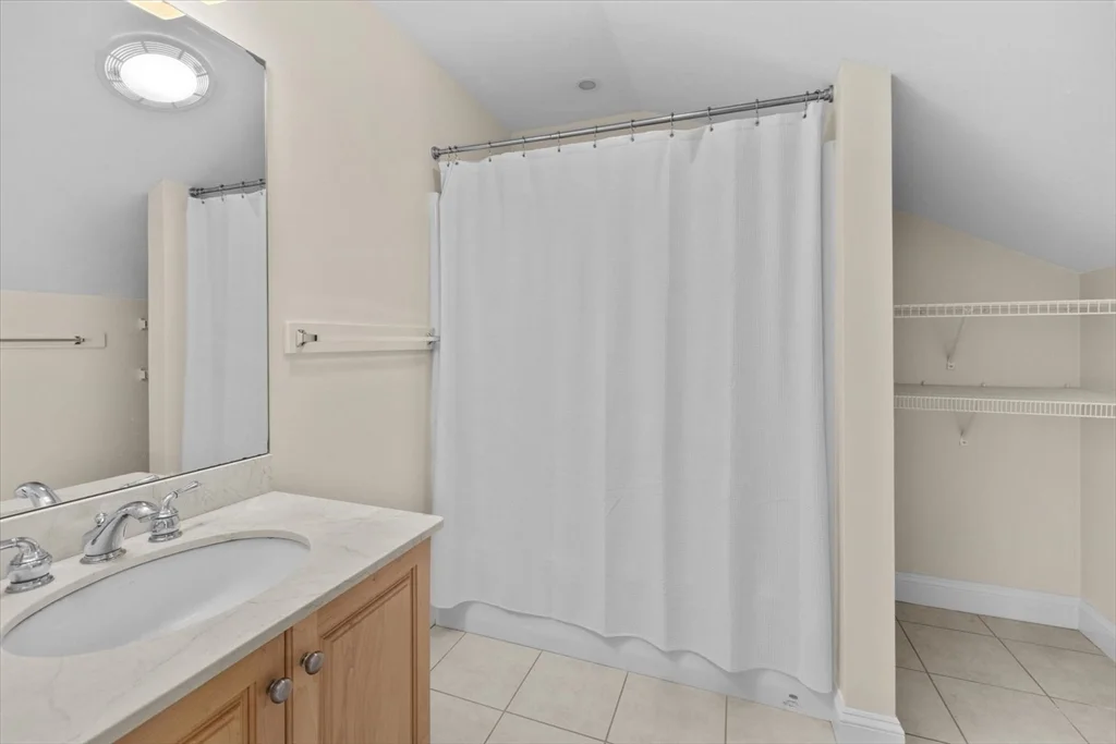 3 bed, 2 bath apartment for rent at 57 Dedham Ave Unit 201, Needham — photo 24 of 29