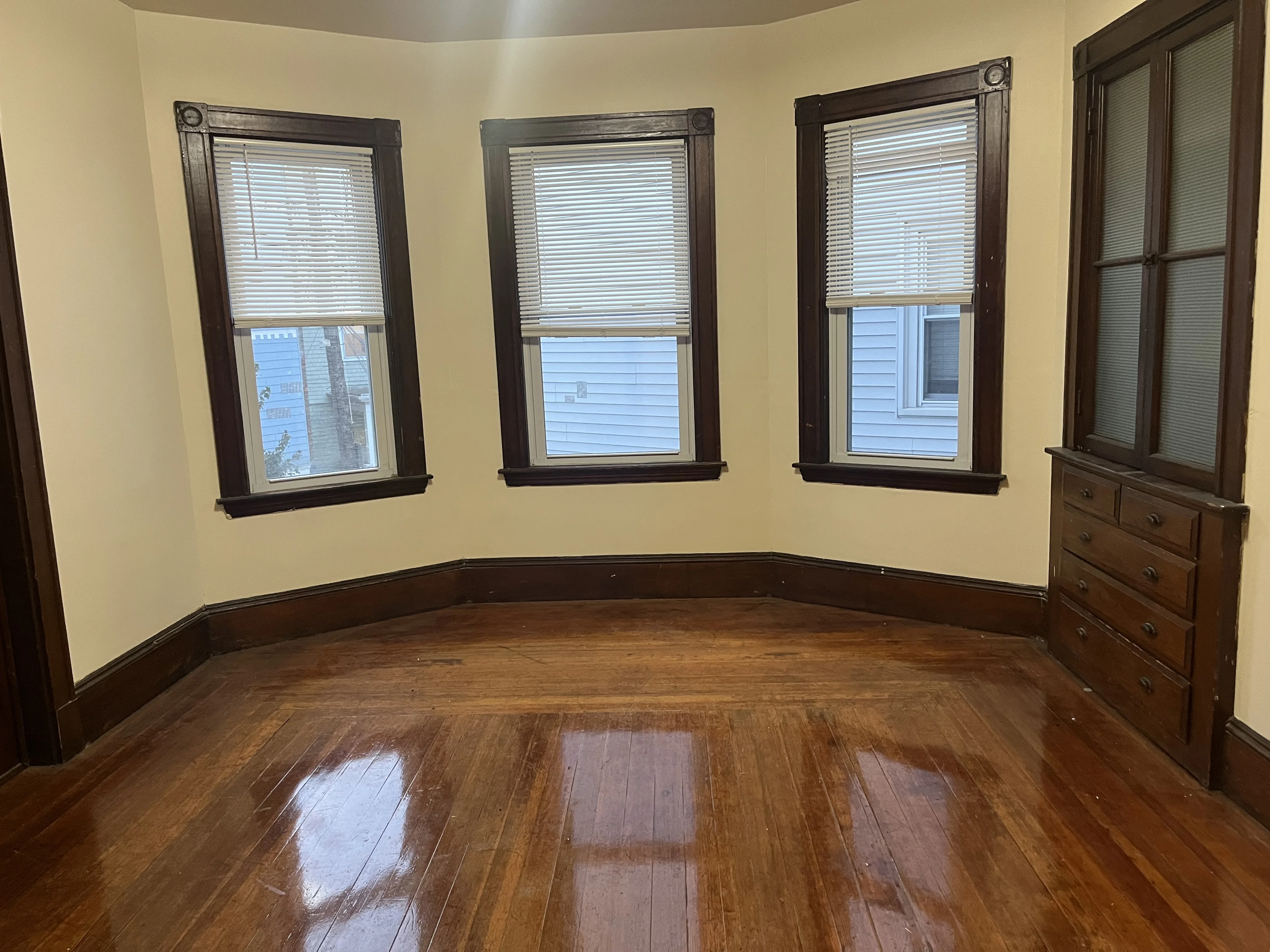 4 bed, 2 bath apartment for rent at 57 Dimick St Unit 2, Ward Two — photo 5 of 7