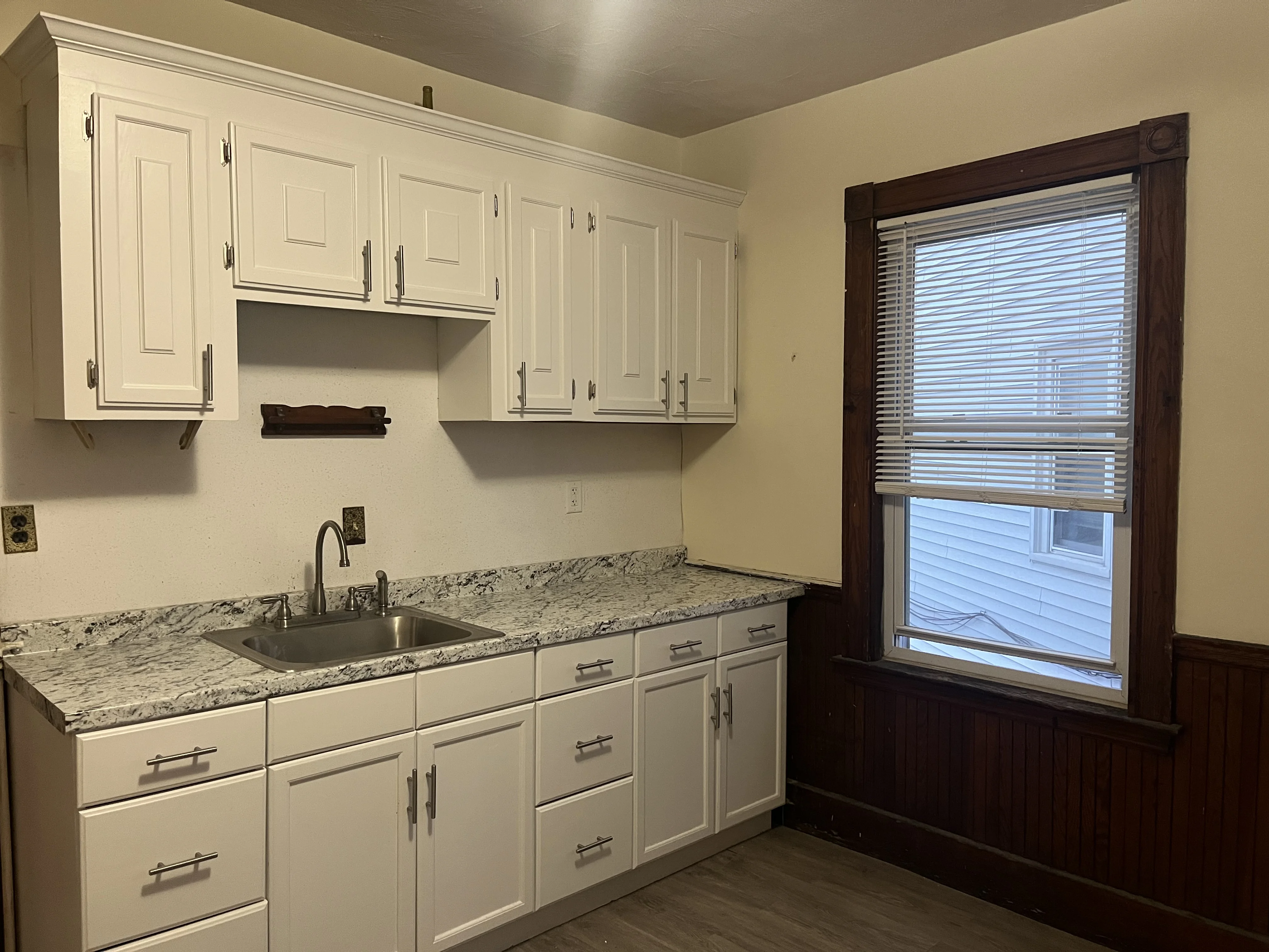 4 bed, 2 bath apartment for rent at 57 Dimick St Unit 2, Ward Two — photo 4 of 7