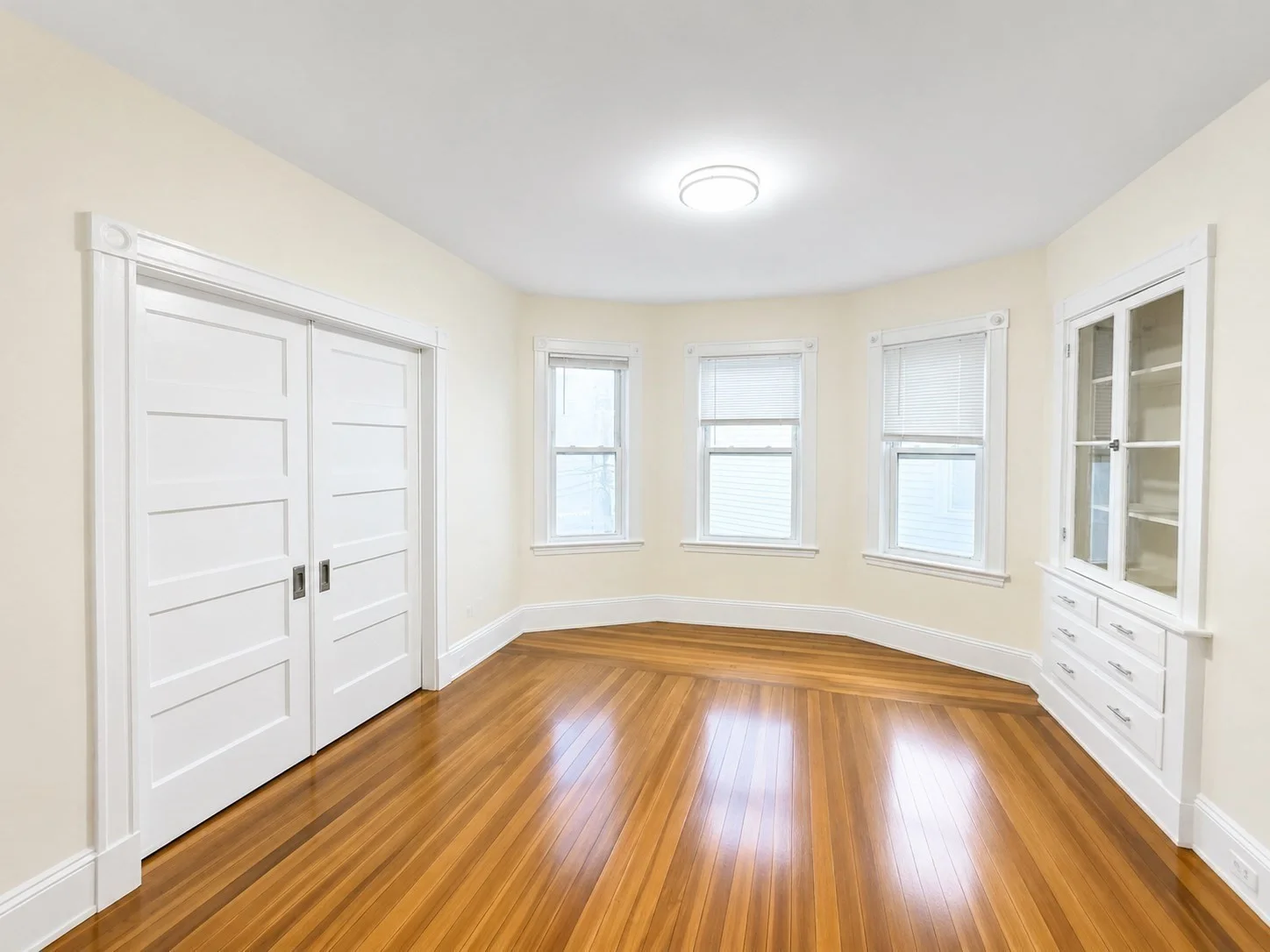 4 bed, 2 bath apartment for rent at 57 Dimick St Unit 3, Union Square — photo 4 of 16