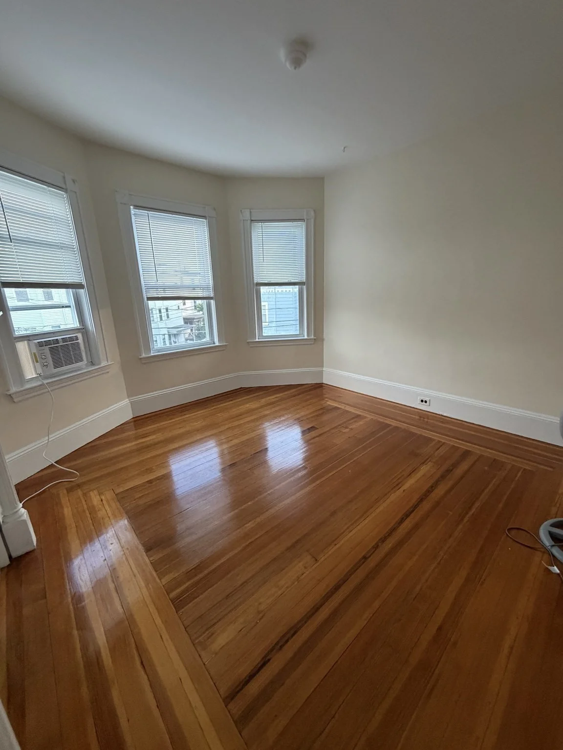 4 bed, 2 bath apartment for rent at 57 Dimick St Unit 3, Union Square — photo 5 of 16