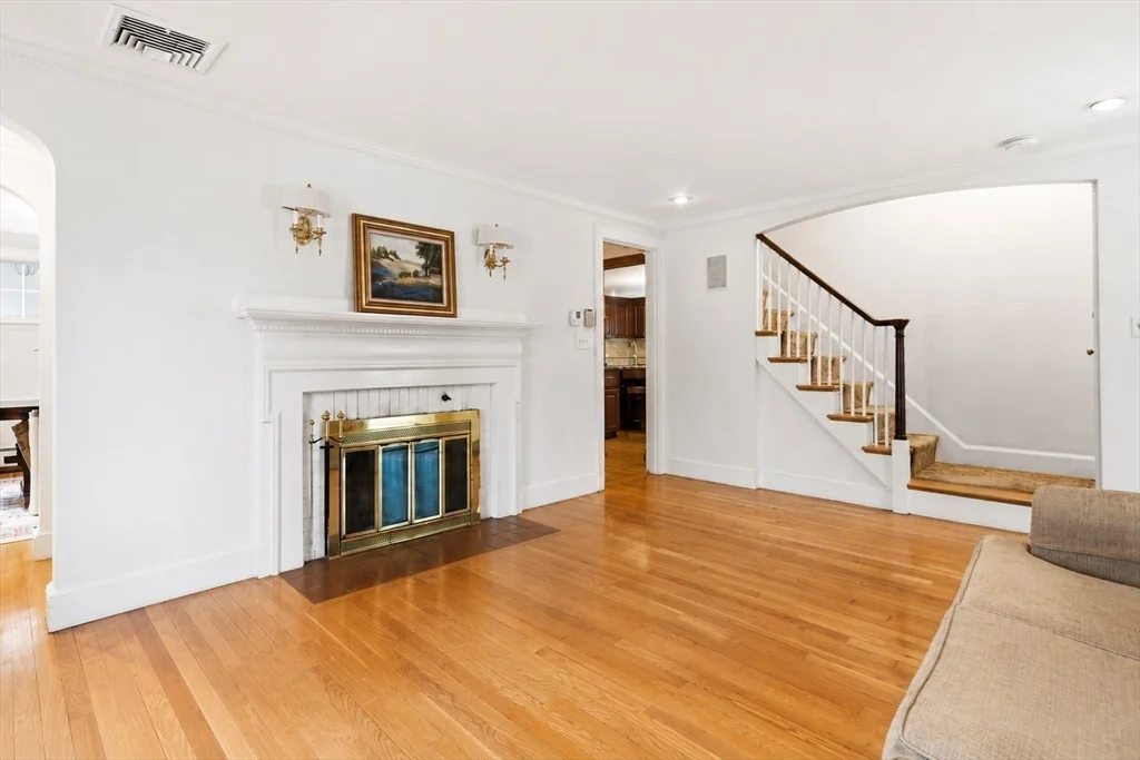 5 bed, 3 bath apartment for rent at 57 Douglas Rd, Needham — photo 10 of 22