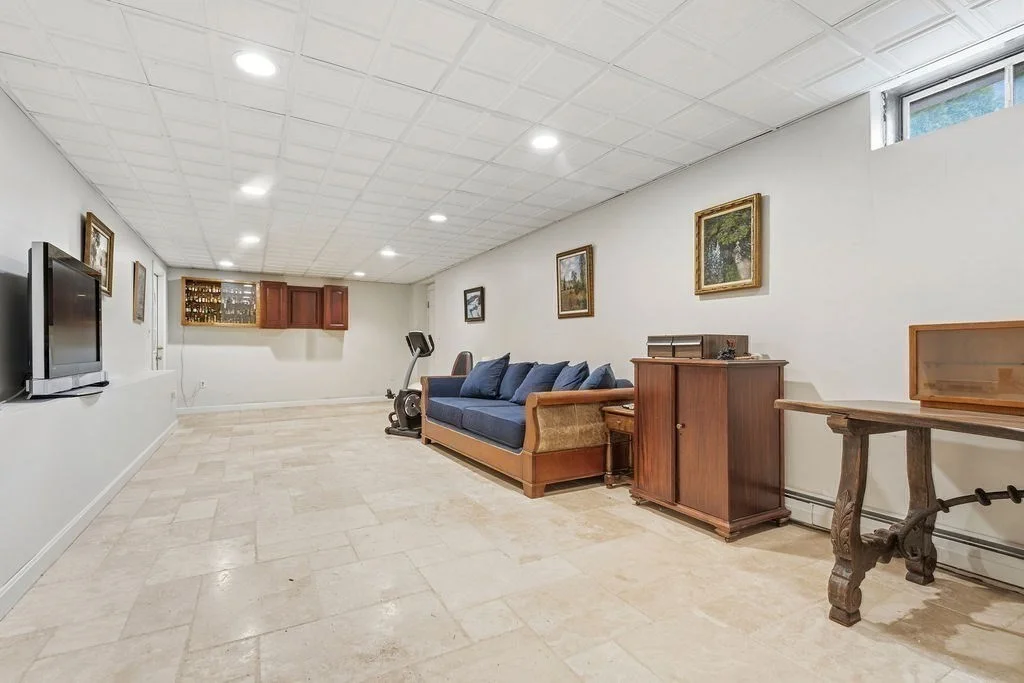5 bed, 3 bath apartment for rent at 57 Douglas Rd, Needham — photo 20 of 22