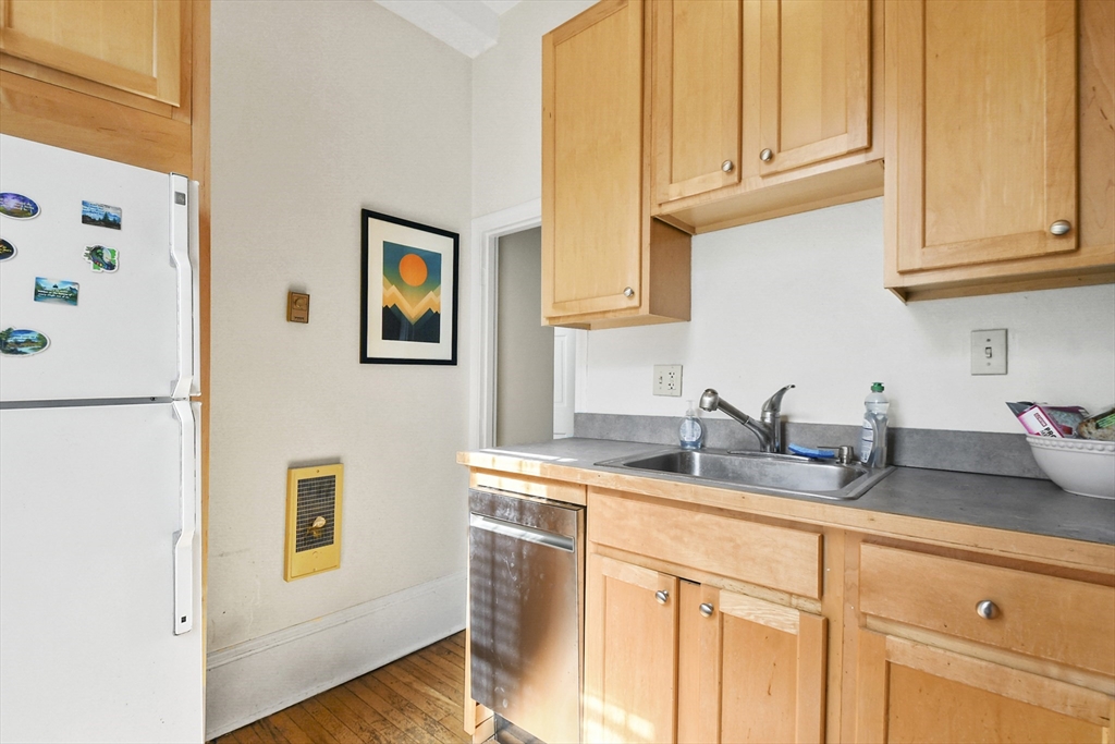 1 bed, 1 bath apartment for rent at 57 E Springfield Unit 2, Boston — photo 7 of 16