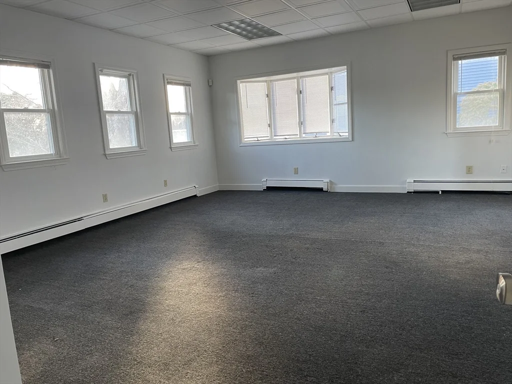 2 bed, 1 bath apartment for rent at 57 Eastern Ave Unit 1, Gloucester — photo 3 of 5