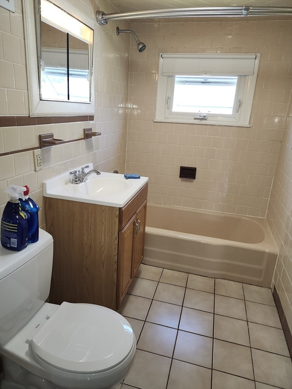 1 bed, 1 bath apartment for rent at 57 Elliot St Unit 3, Norwood — photo 4 of 5