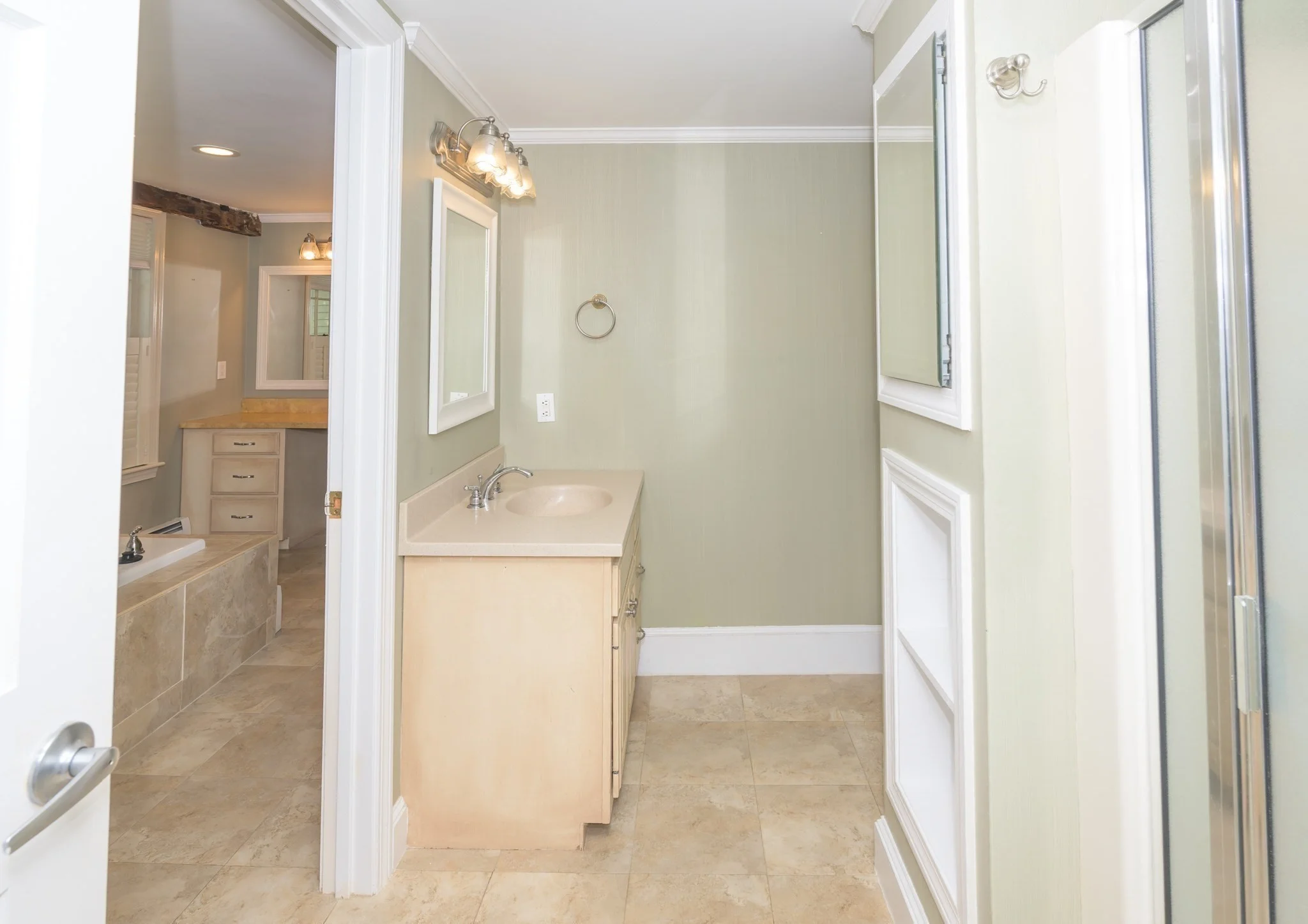 2 bed, 2 bath apartment for rent at 57 Elm Unit St, Marblehead — photo 12 of 20