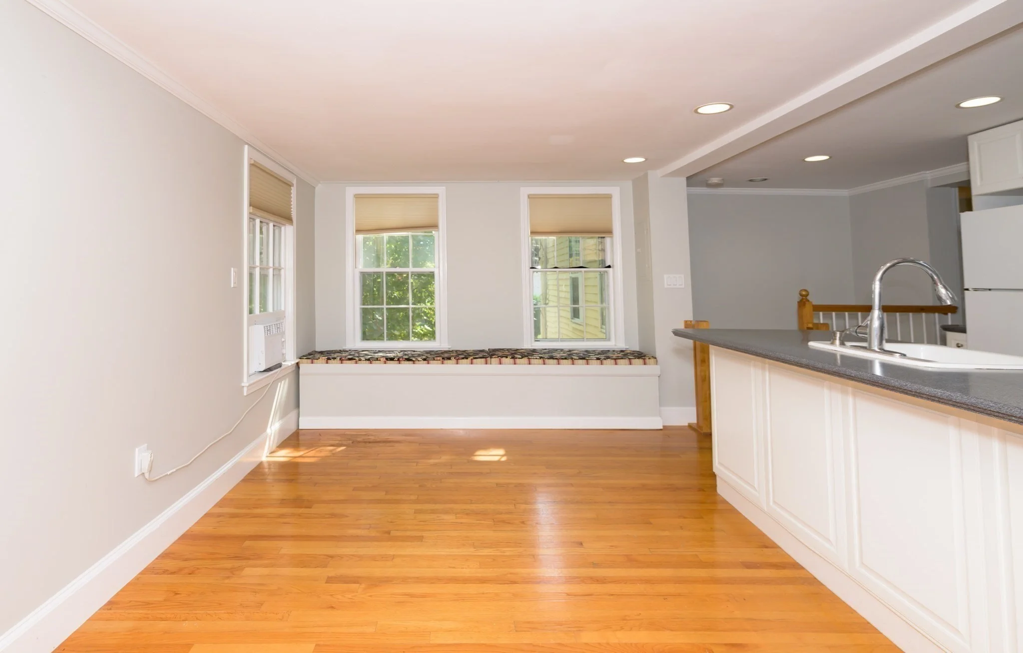 2 bed, 2 bath apartment for rent at 57 Elm Unit St, Marblehead — photo 5 of 20