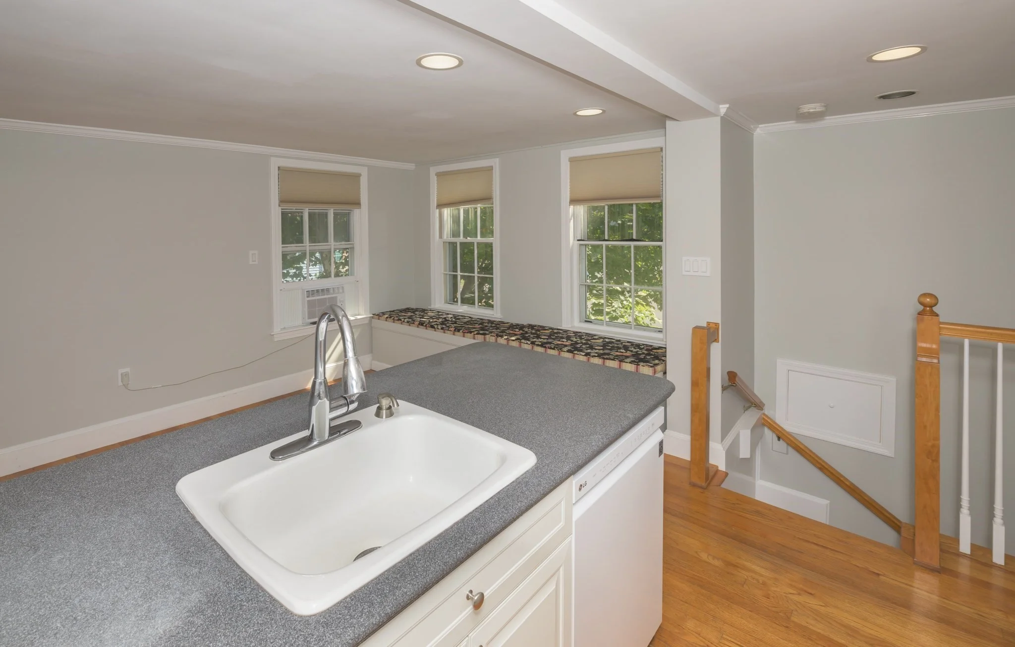 2 bed, 2 bath apartment for rent at 57 Elm Unit St, Marblehead — photo 2 of 20