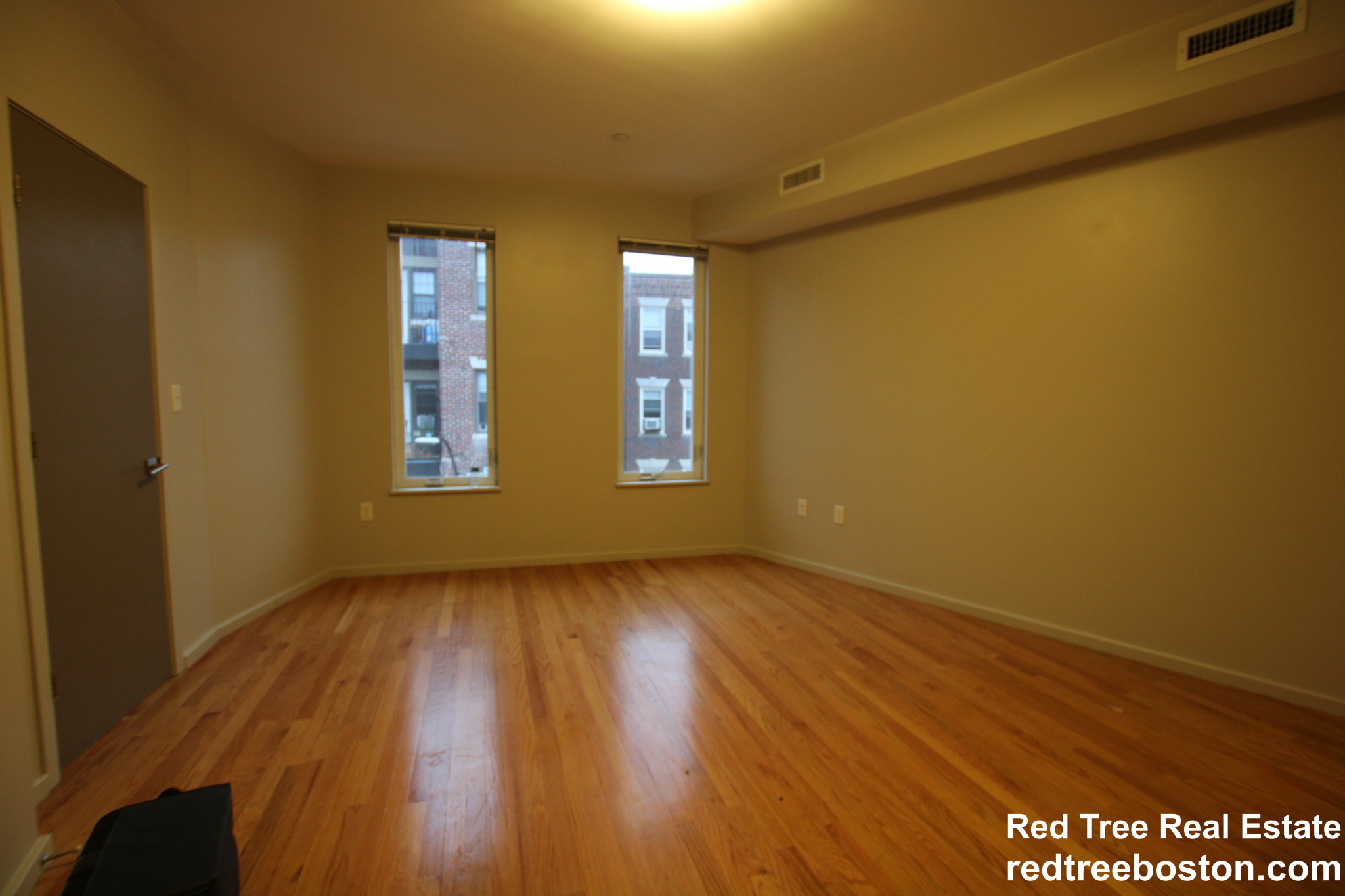 5 bed, 2.5 bath apartment for rent at 57 Glenville Ave, Allston — photo 12 of 16