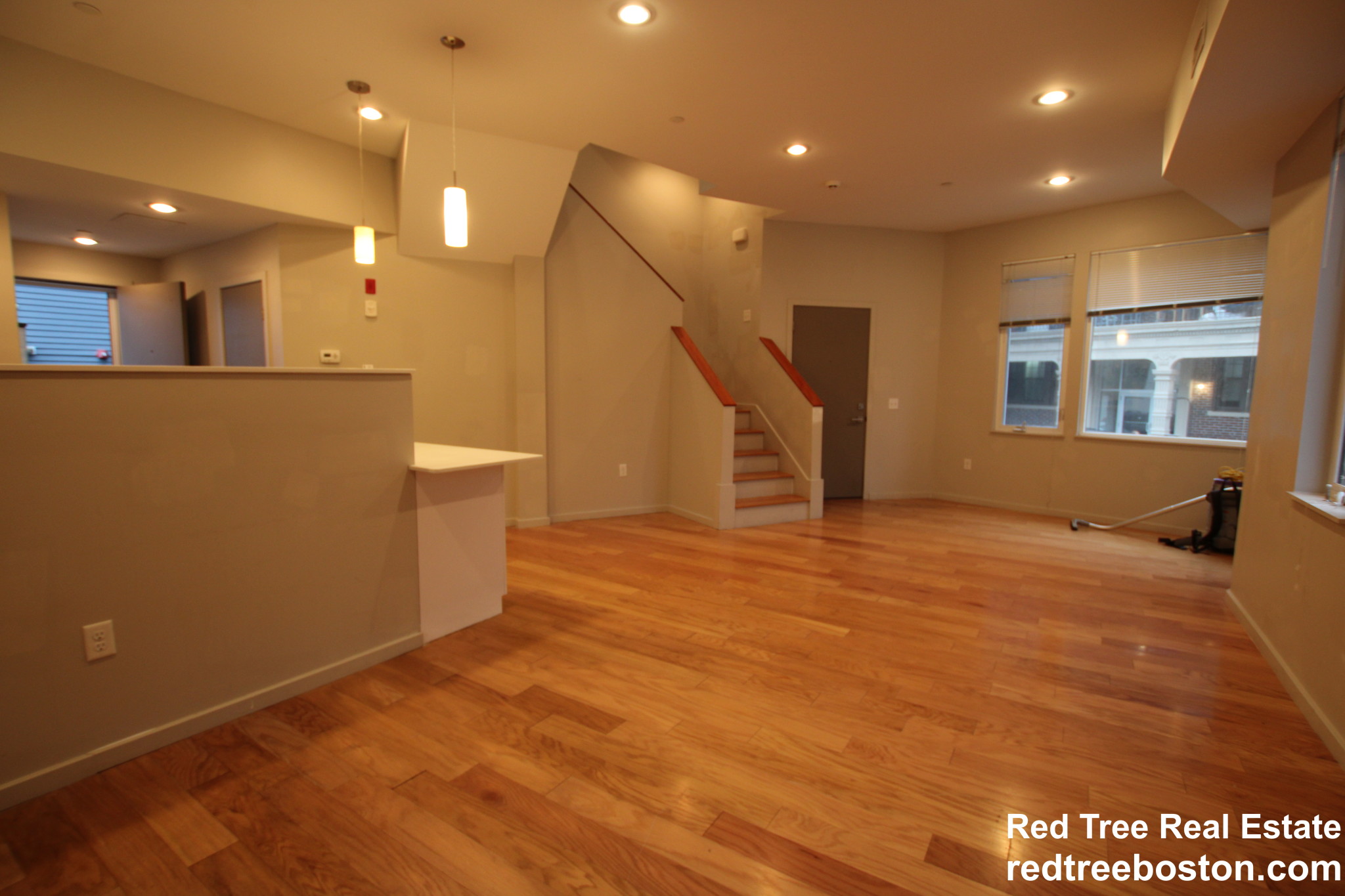 5 bed, 2.5 bath apartment for rent at 57 Glenville Ave, Allston — photo 3 of 16