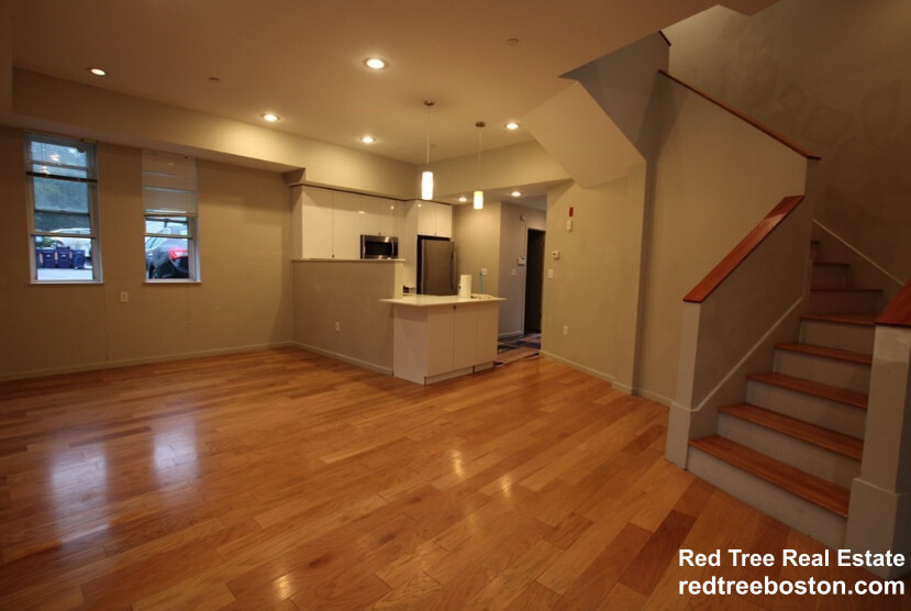5 bed, 2.5 bath apartment for rent at 57 Glenville Ave, Allston — photo 1 of 16