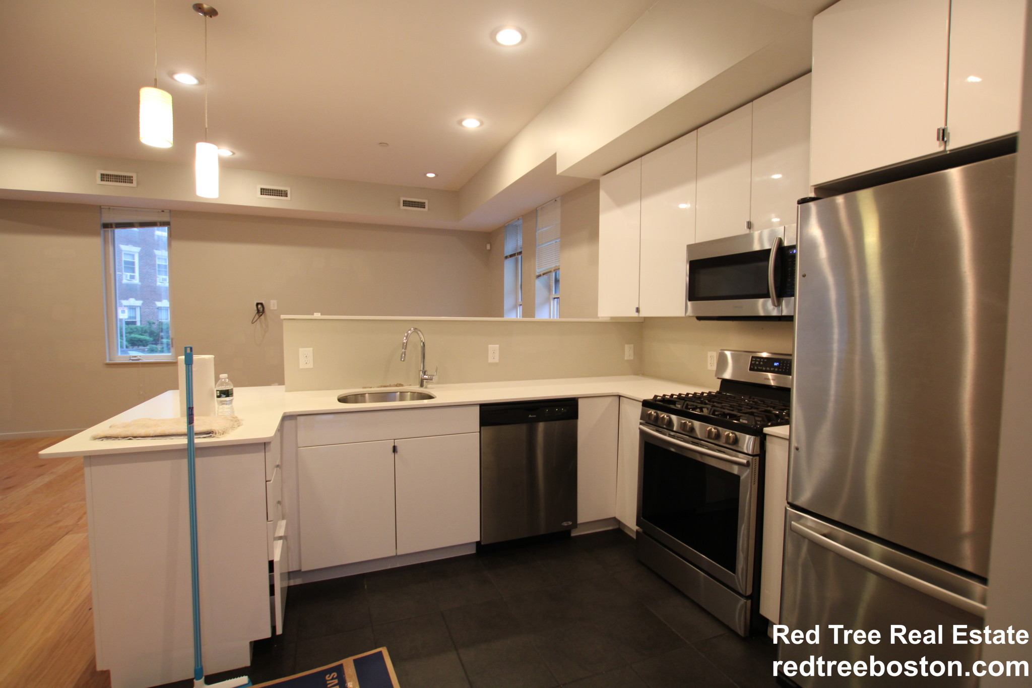 5 bed, 2.5 bath apartment for rent at 57 Glenville Ave, Allston — photo 5 of 16