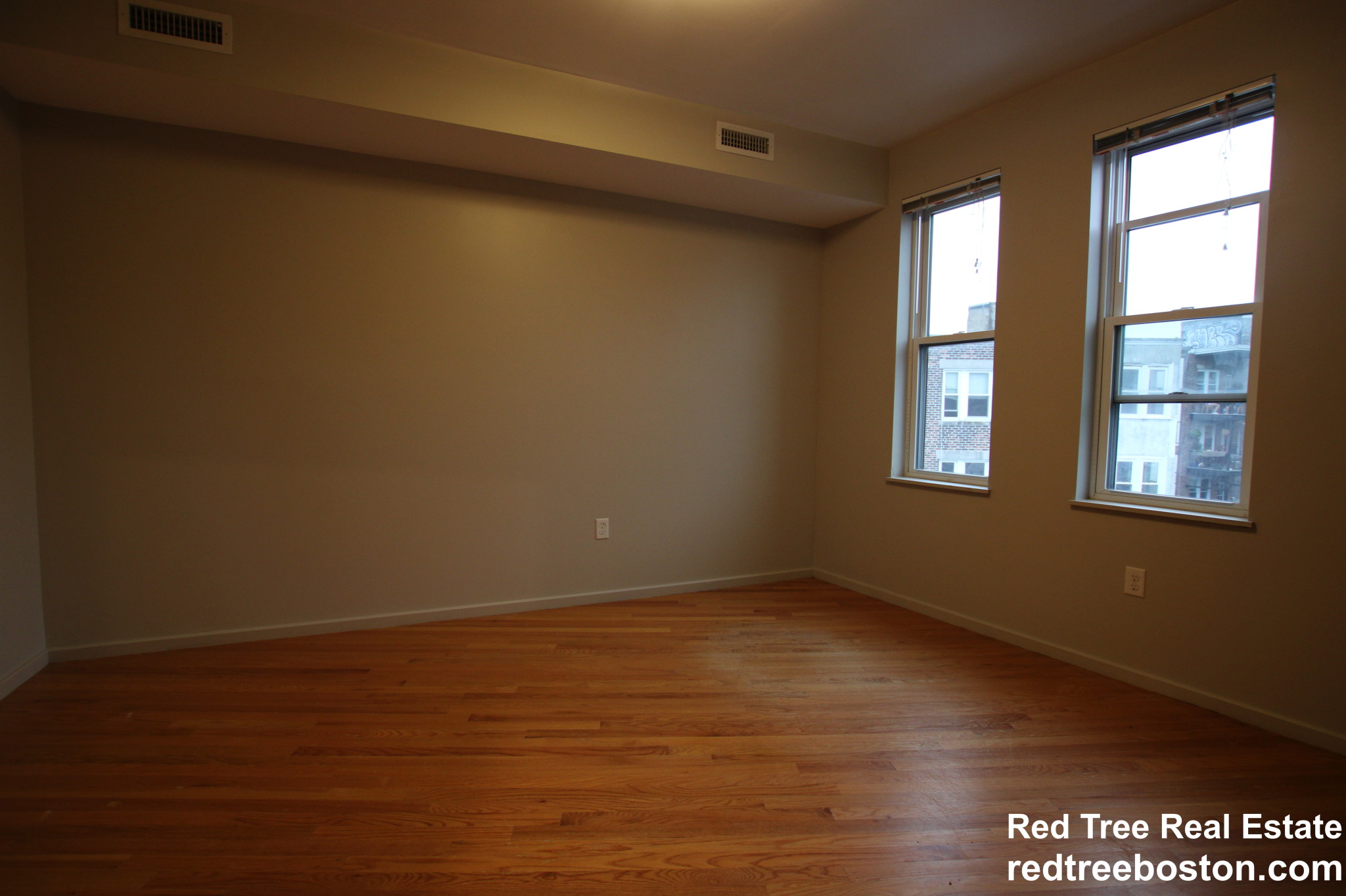 5 bed, 2.5 bath apartment for rent at 57 Glenville Ave, Allston — photo 14 of 16