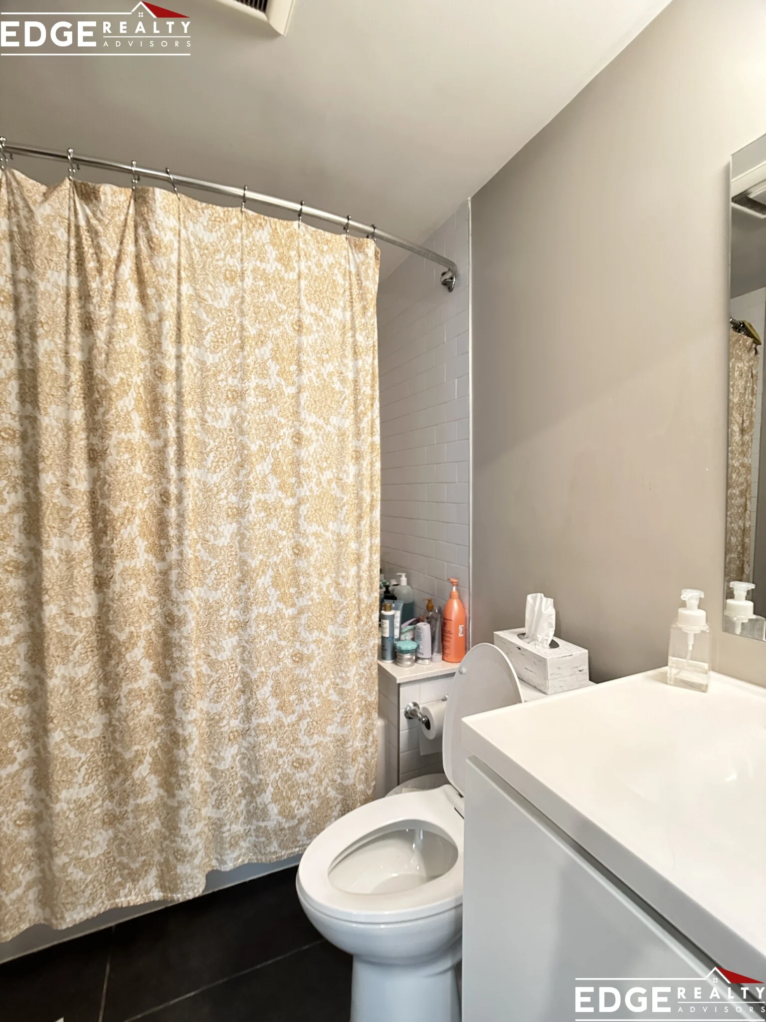5 bed, 2.5 bath apartment for rent at 57 Glenville Ave Unit 2, Allston — photo 12 of 13