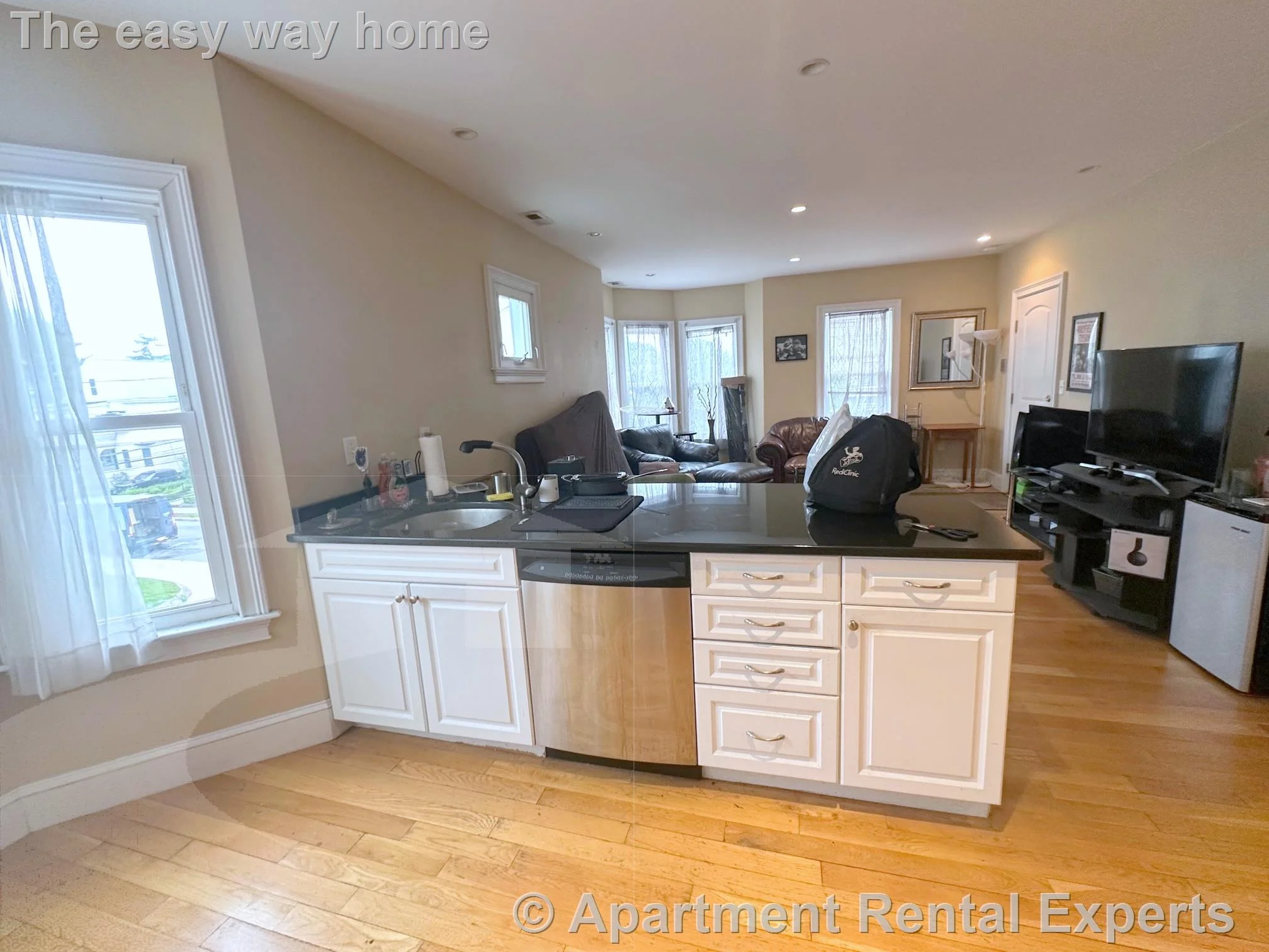 3 bed, 2 bath apartment for rent at 57 Greenleaf Ave Unit 2, Tufts — photo 9 of 15