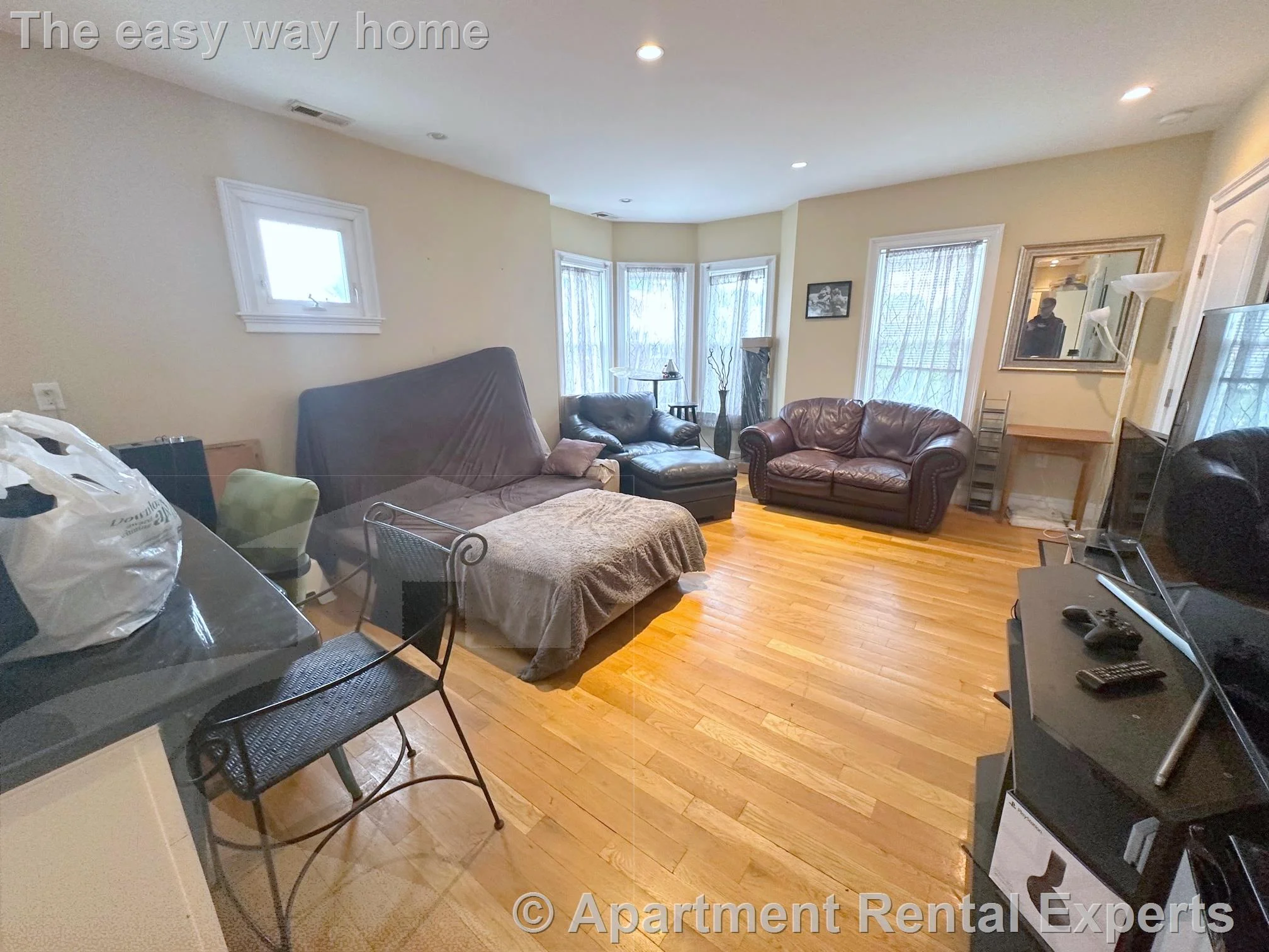 3 bed, 2 bath apartment for rent at 57 Greenleaf Ave Unit 2, Tufts — photo 10 of 15