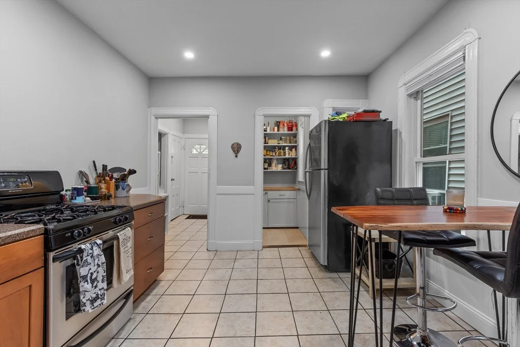 2 bed, 1 bath apartment for rent at 57 Grove St Unit 57, Davis Square — photo 15 of 24