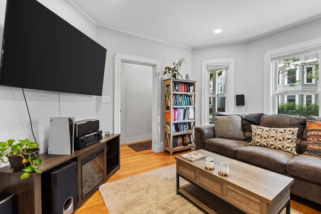 2 bed, 1 bath apartment for rent at 57 Grove St Unit 57, Davis Square — photo 4 of 24
