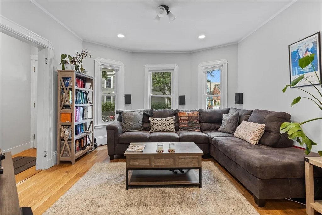 2 bed, 1 bath apartment for rent at 57 Grove St Unit 57, Davis Square — photo 2 of 24
