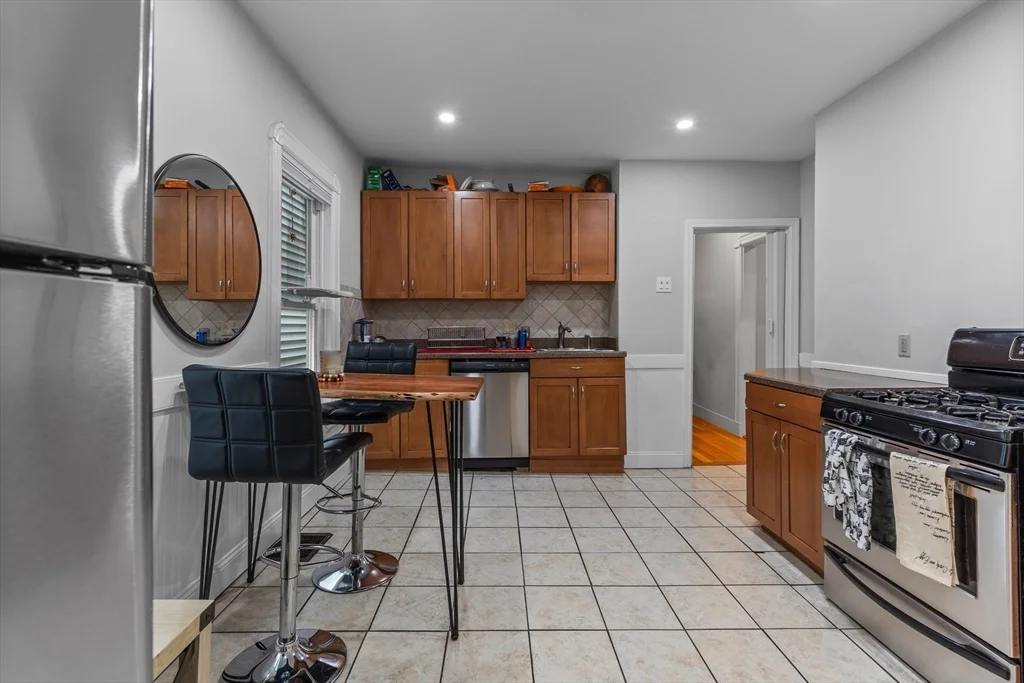 2 bed, 1 bath apartment for rent at 57 Grove St Unit 57, Davis Square — photo 13 of 24