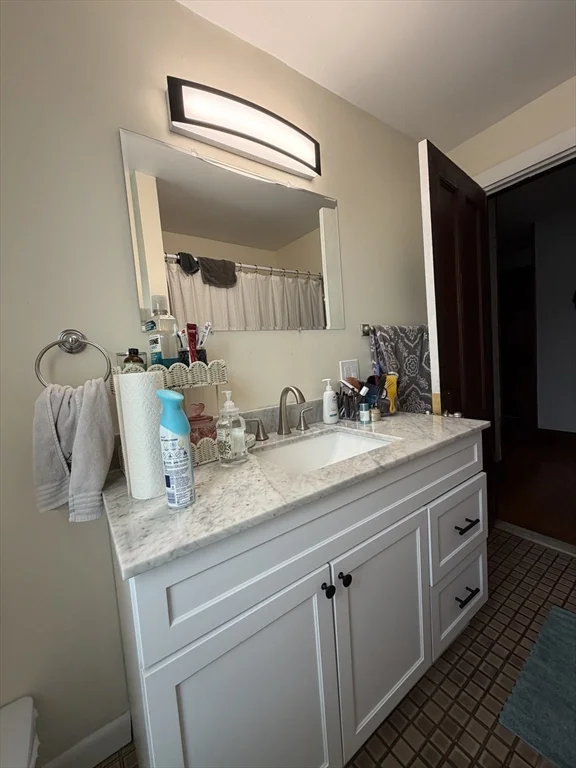2 bed, 1 bath apartment for rent at 57 Harvard St Ext Unit 1, Natick — photo 11 of 13