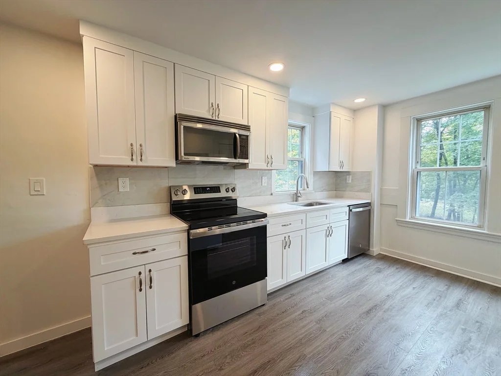 2 bed, 1 bath apartment for rent at 57 Harvard St Ext Unit 1, Natick — photo 3 of 13
