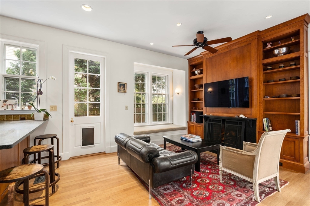 5 bed, 4+ bath apartment for rent at 57 Hedge Rd Unit 0, Brookline — photo 5 of 25