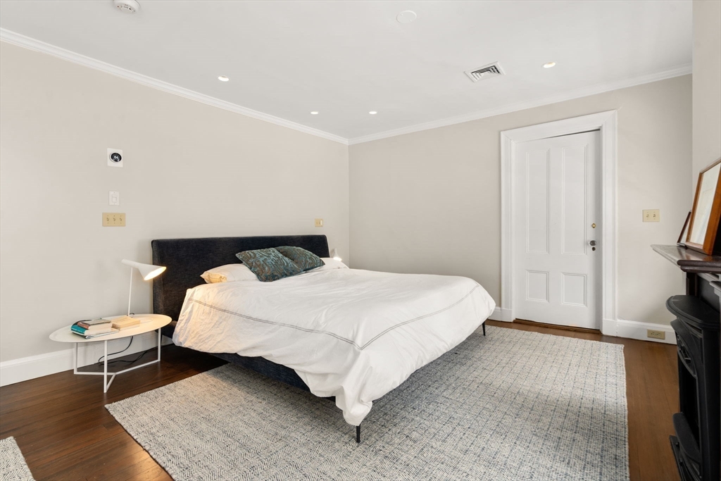 5 bed, 4+ bath apartment for rent at 57 Hedge Rd Unit 0, Brookline — photo 17 of 25