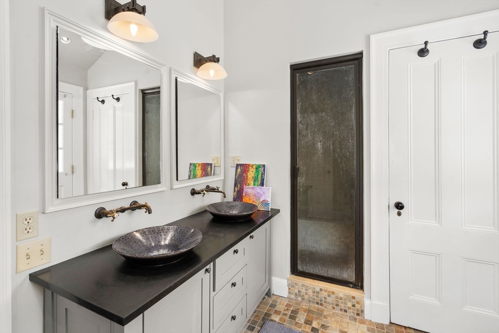 5 bed, 4+ bath apartment for rent at 57 Hedge Rd Unit 0, Brookline — photo 14 of 25