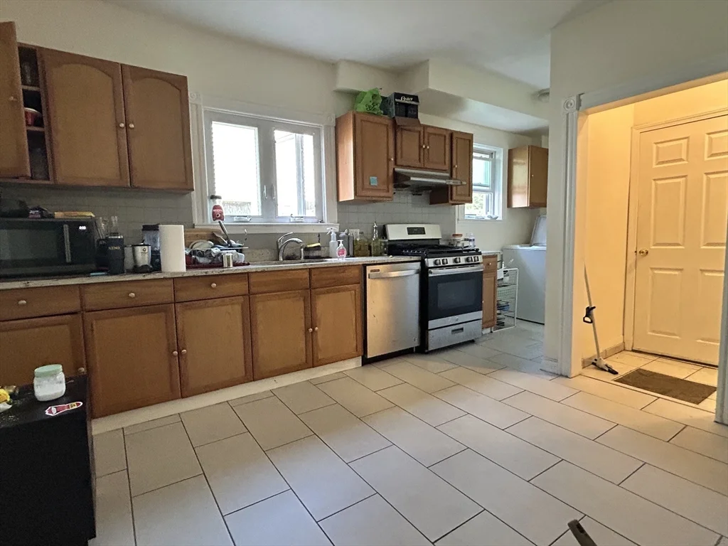 3 bed, 1 bath apartment for rent at 57 Judson St Unit 2, Malden — photo 3 of 5