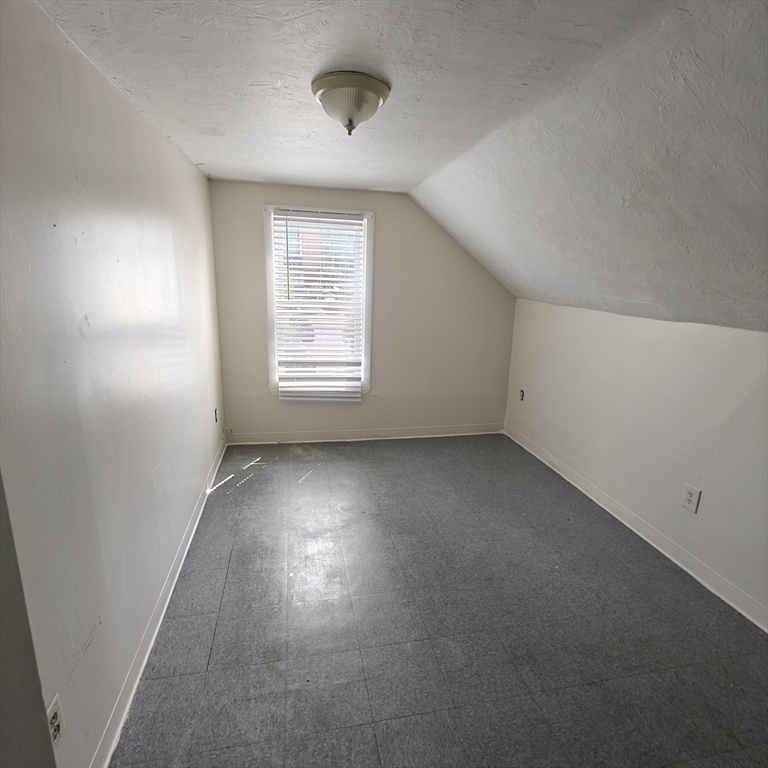 3 bed, 1 bath apartment for rent at 57 King St Unit 5, Worcester — photo 13 of 15