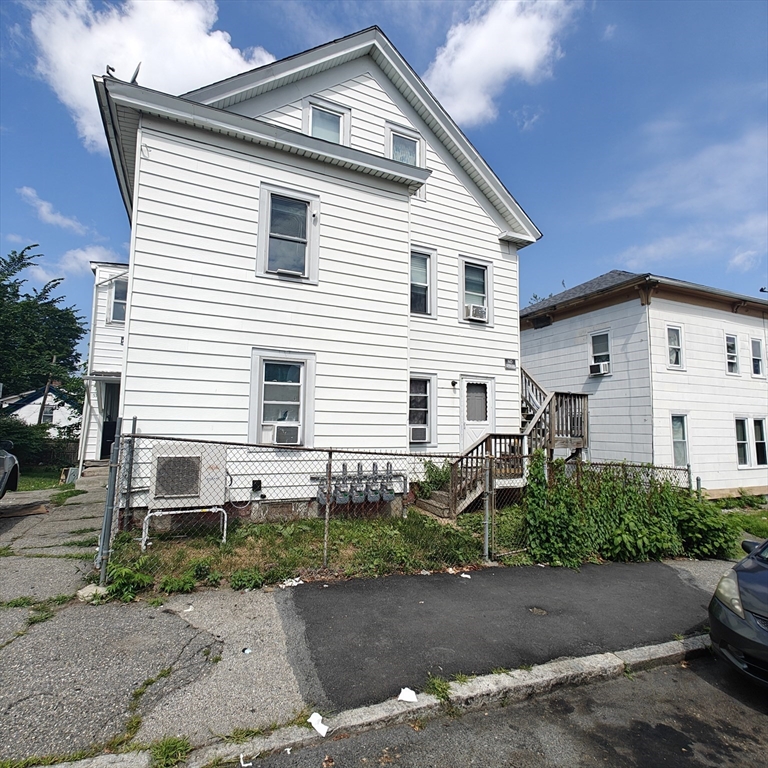 3 bed, 1 bath apartment for rent at 57 King St Unit 5, Worcester — photo 1 of 15