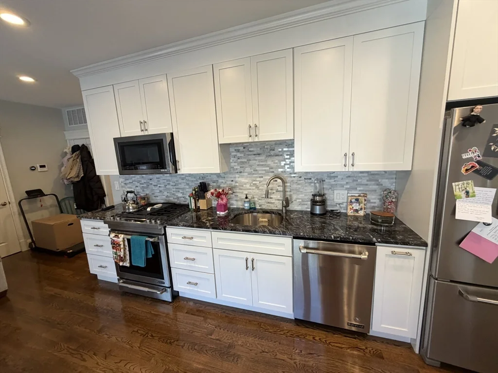 Studio bed, 1 bath apartment for rent at 57 L St Unit 2, South Boston — photo 10 of 12