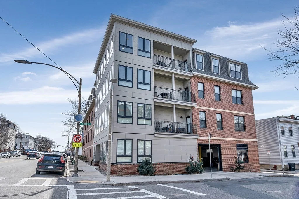 Studio bed, 1 bath apartment for rent at 57 L St Unit 2, South Boston — photo 1 of 12