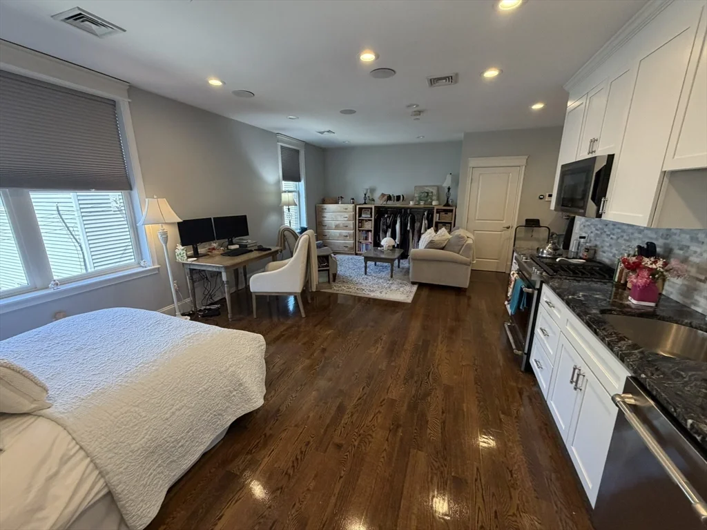 Studio bed, 1 bath apartment for rent at 57 L St Unit 2, South Boston — photo 9 of 12