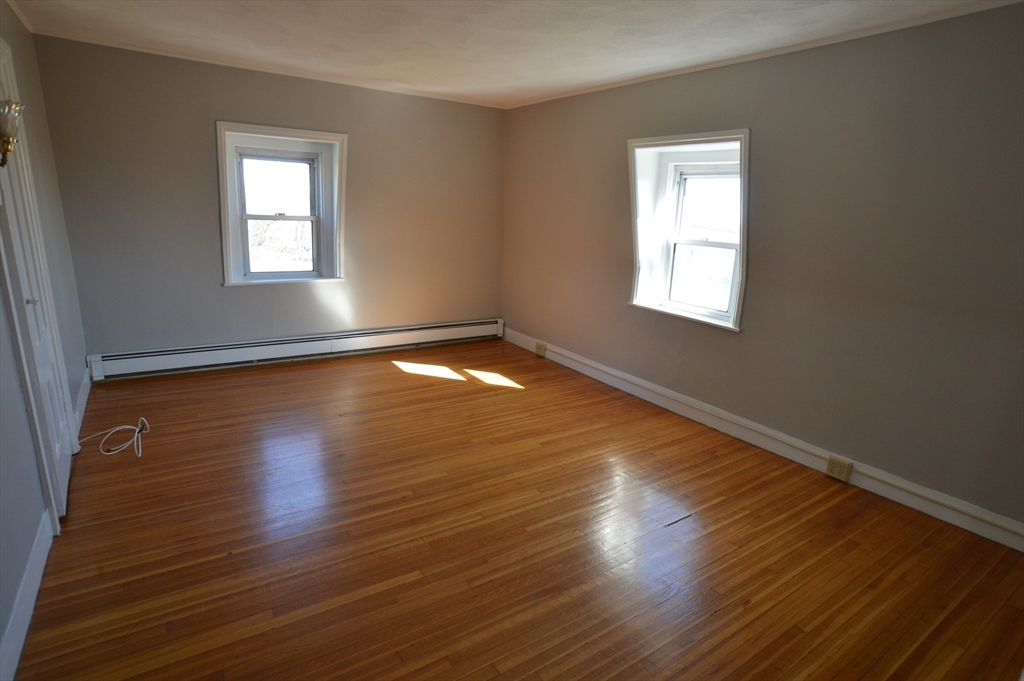3 bed, 1 bath apartment for rent at 57 Lindall St Unit 2, Danvers — photo 5 of 10